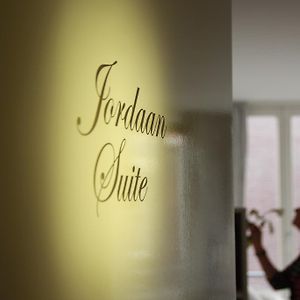 Jordaan Suite bed&bubbles